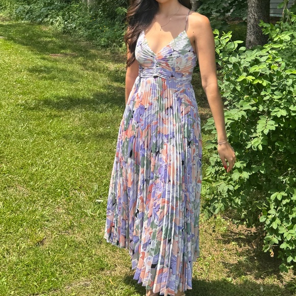 ASTR Blythe Floral Plisse Midi Dress (worn once) - Picture 1 of 3